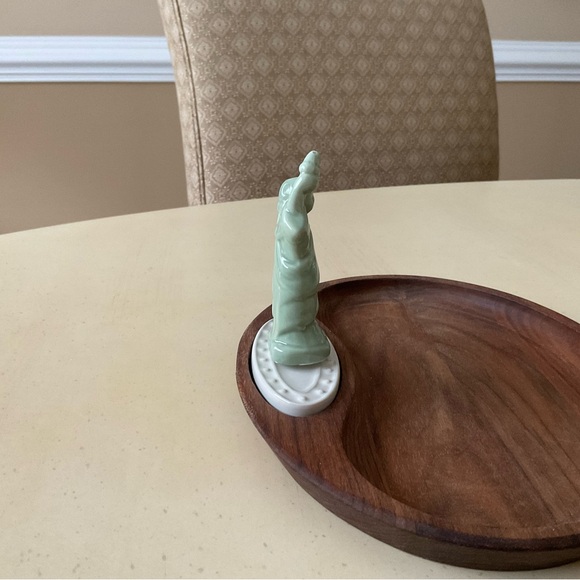 Statue of Liberty Platter Decoration 🗽 - Picture 2 of 5